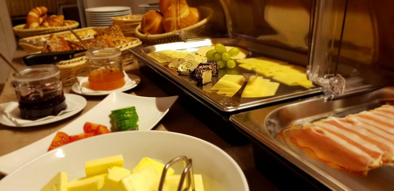 Schoenblick Hotel Garni Ferienwohnungen リンデンベルク・イム・アルゴイ エクステリア 写真